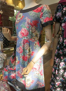 日常穿搭与生活美学 精选女装品牌与日用百货购物指南